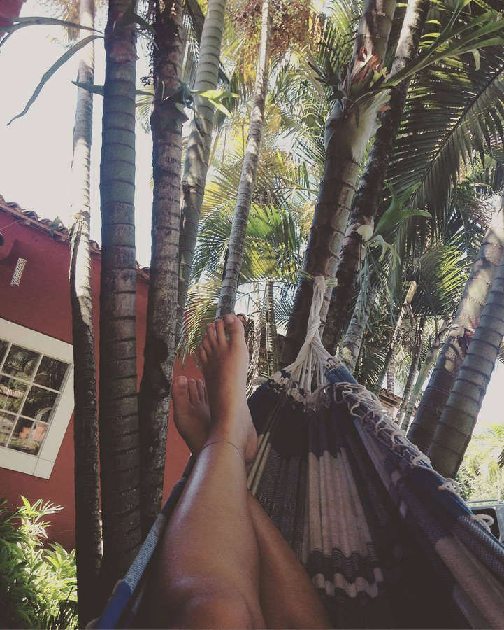 Daniela Paschoal Feet