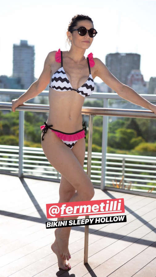 Fernanda Metilli Feet