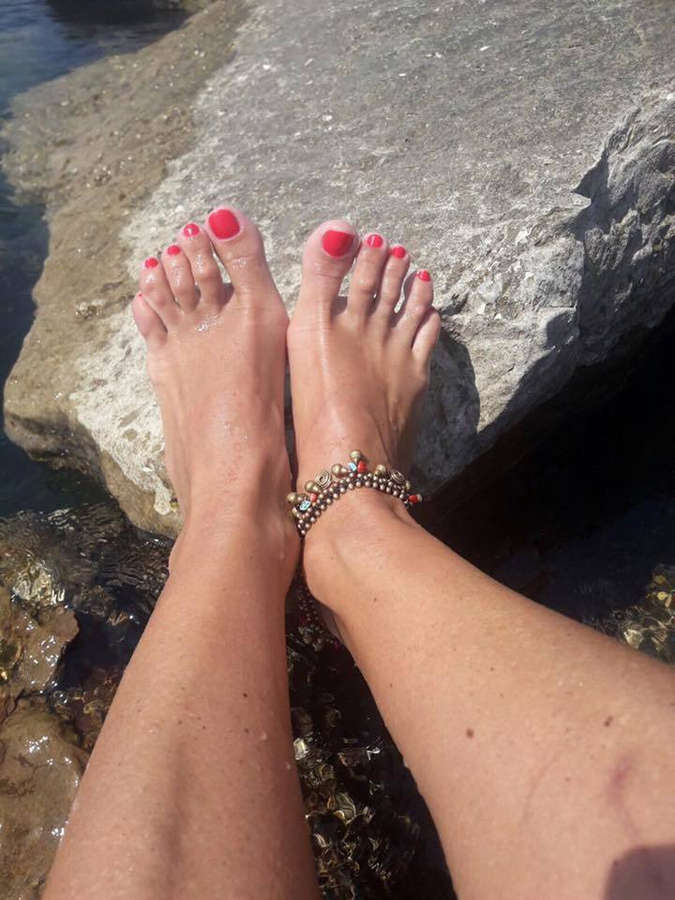 Sheila Capriolo Feet
