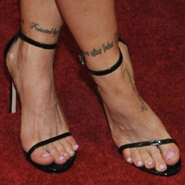 Ronda Rousey Feet. 