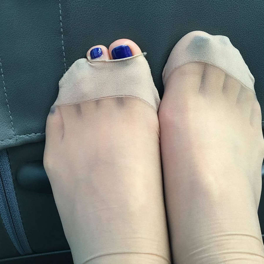 Ji Hyo Song Feet