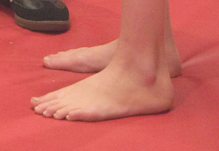 Miranda Cosgrove Feet