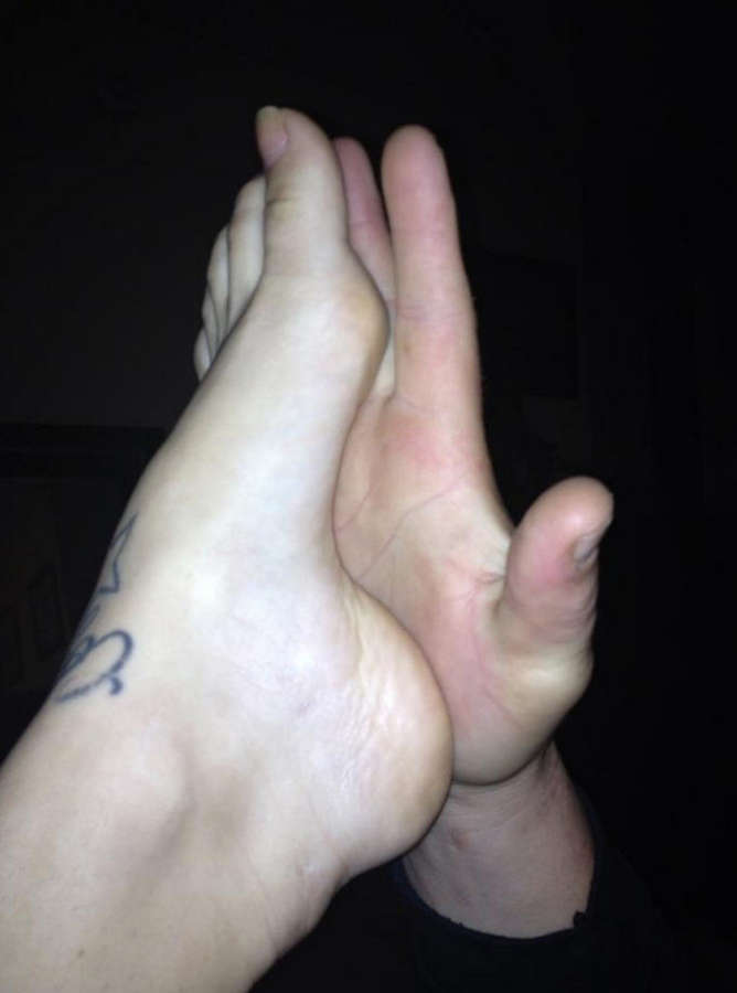 Robin Hibbard Feet