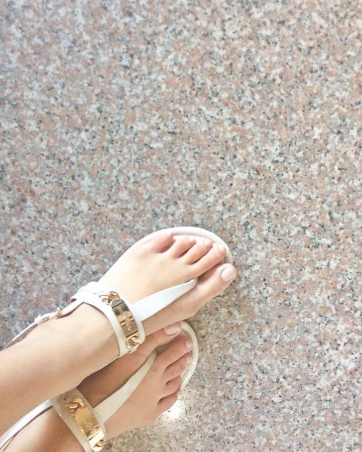 Maris Racal Feet