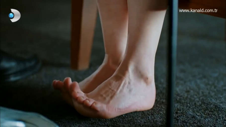 Canan Erguder Feet