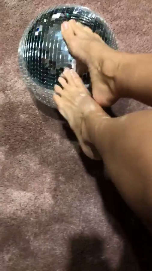 Veronica Maya Feet
