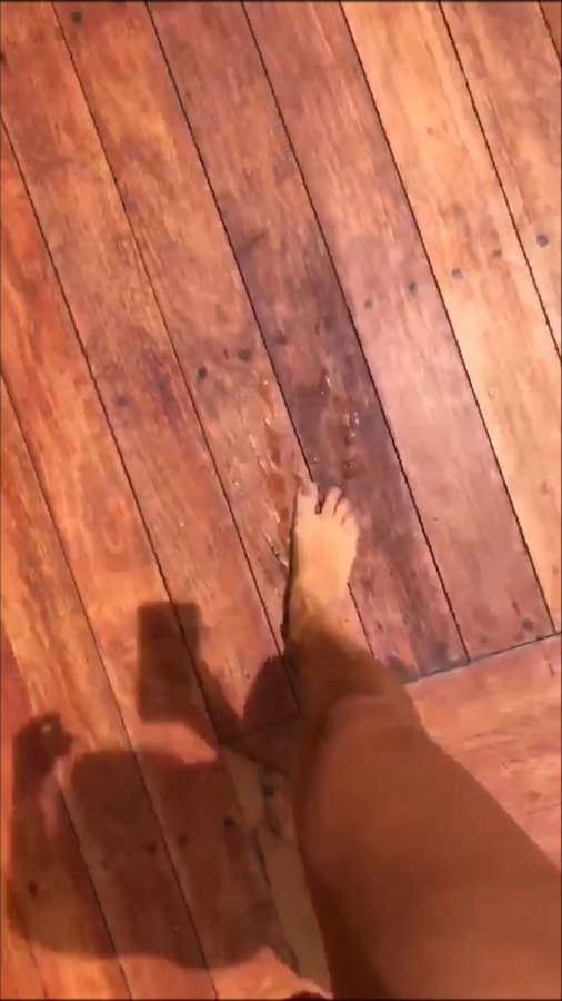 Paula Fernandes Feet
