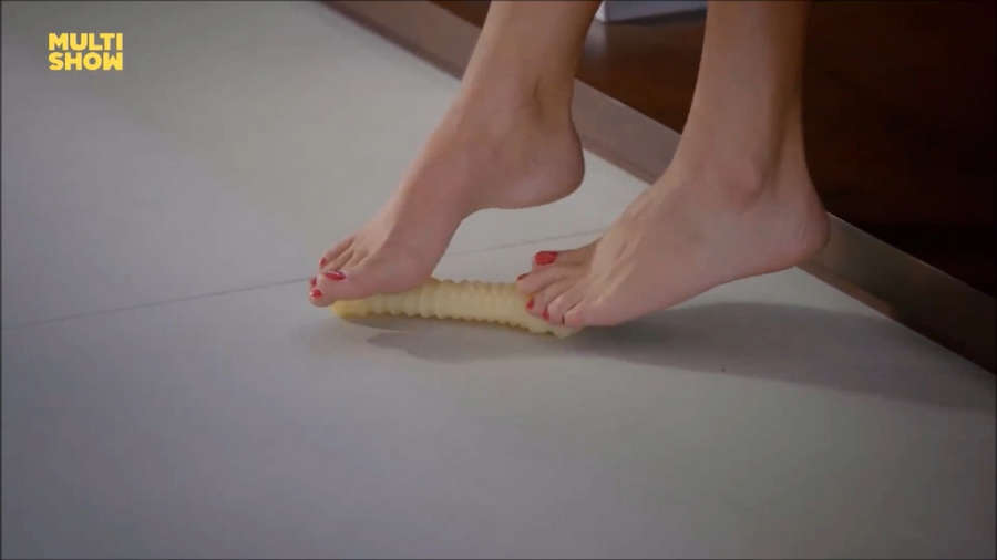Paula Fernandes Feet