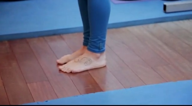 Nanda Costa Feet