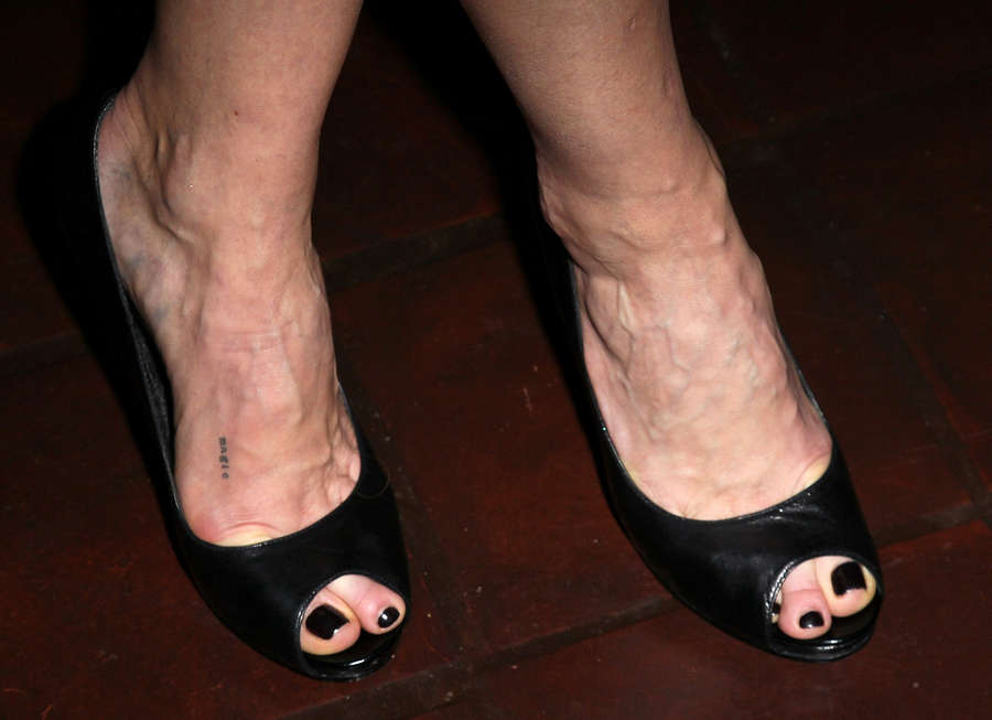Missi Pyle Feet (14 photos) - celebrity-feet.com.