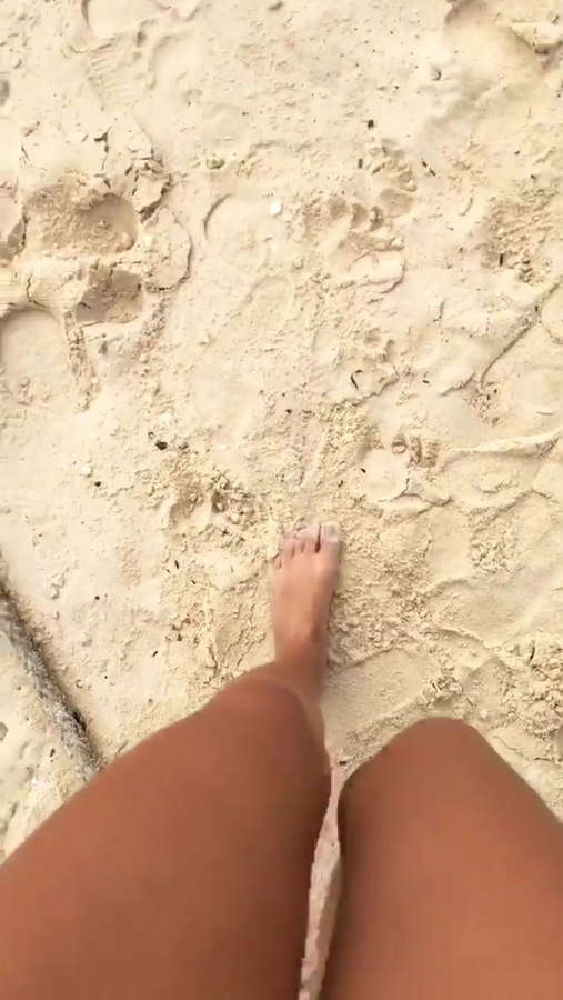 Gabi Lopes Feet