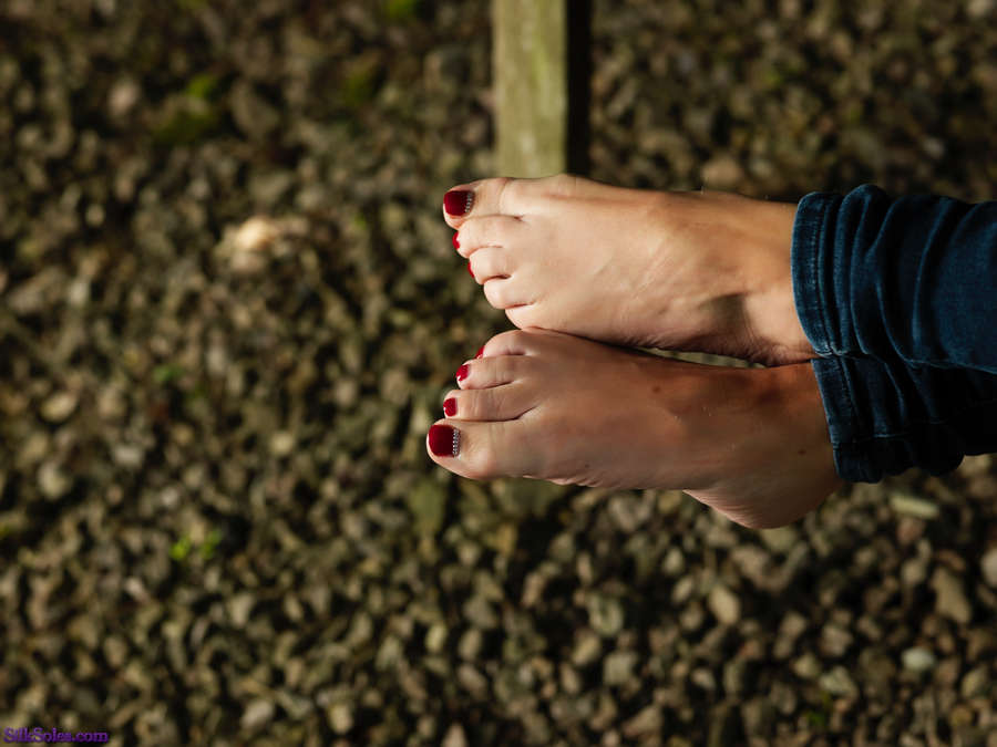 Hannah Claydon Feet