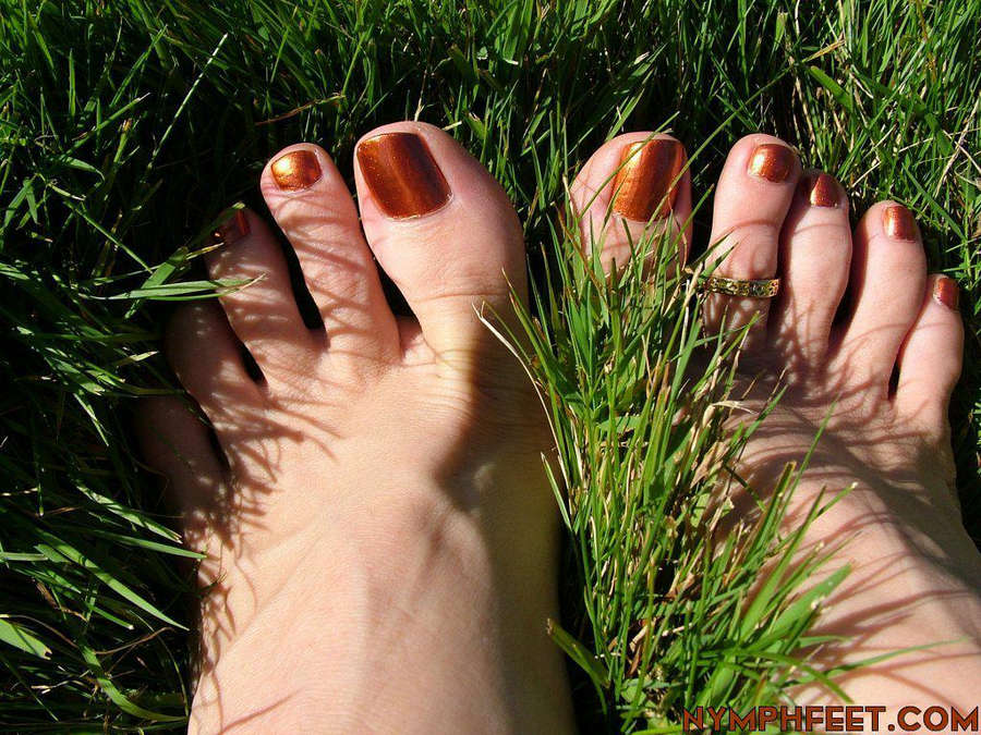 Amber Lily Feet