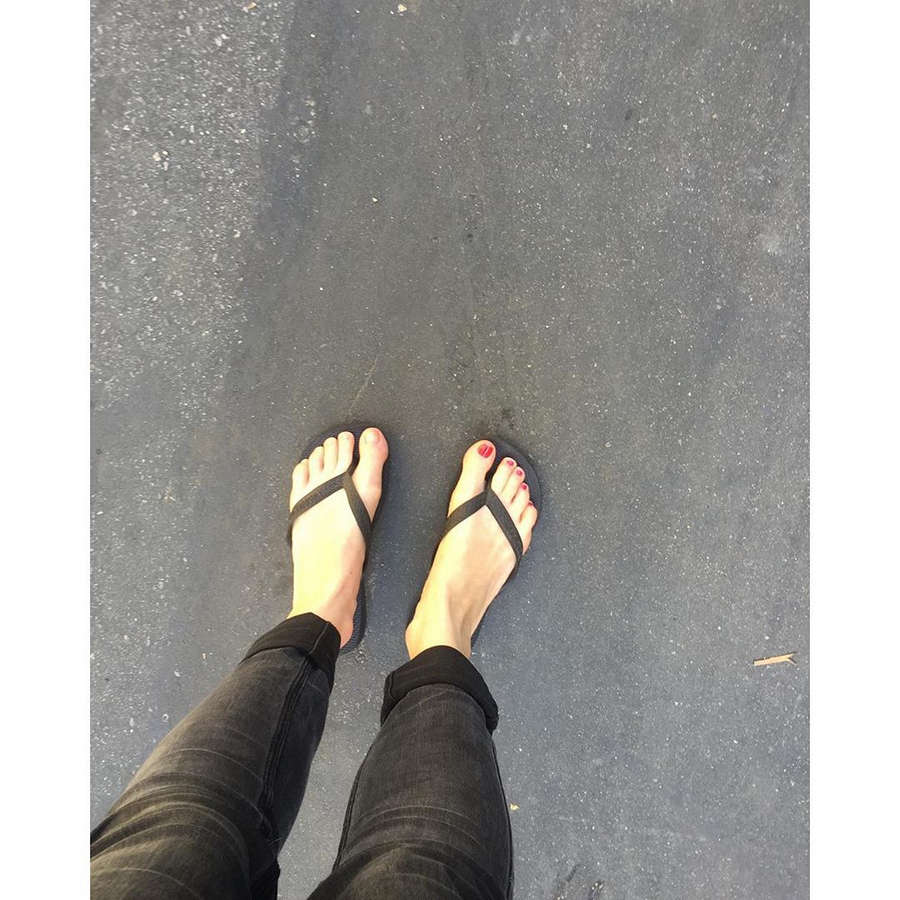Elizabeth Henstridge Feet