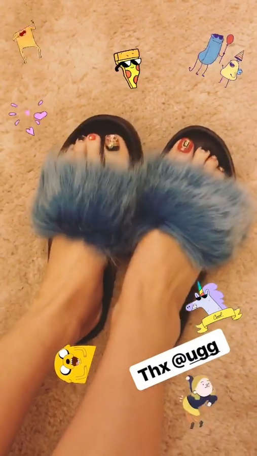 Amber An Feet