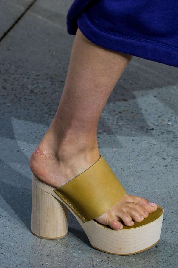 Julie Hoomans Feet