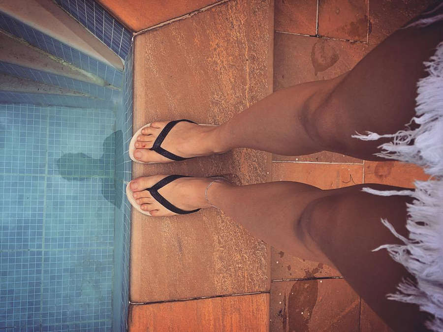 Elisa Fernandes Feet