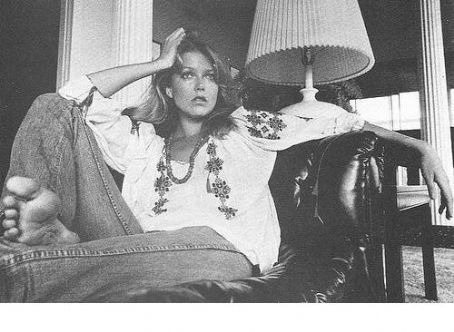 celebrity feet pictures from Susan Blakely Feet (25 photos) .