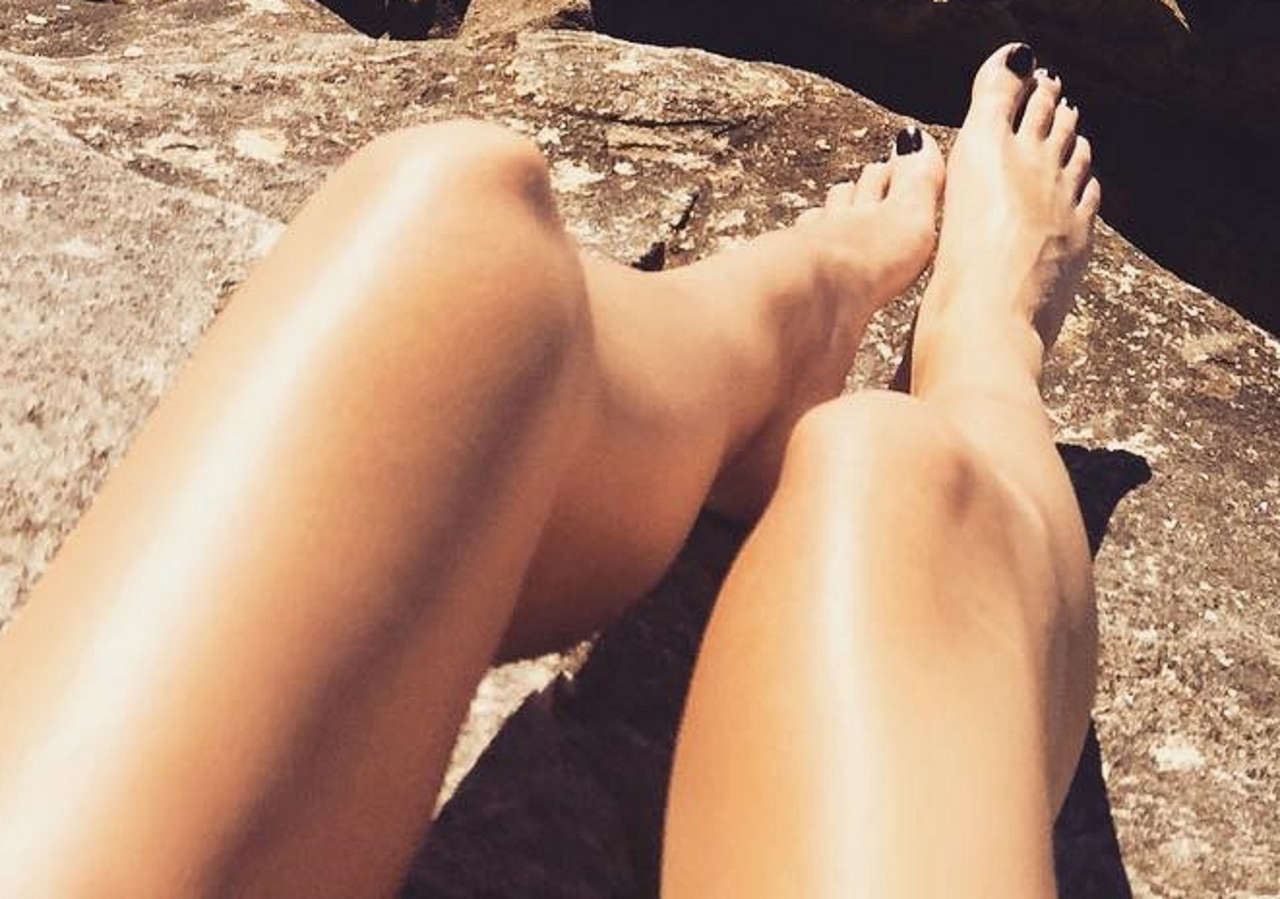 Isabella Giovinazzo Feet