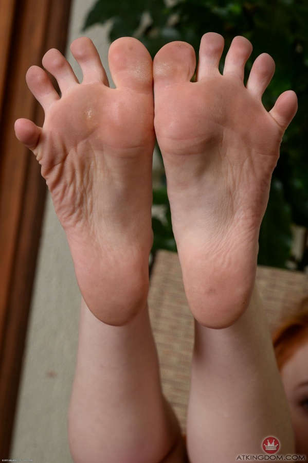 Dolly Little Feet