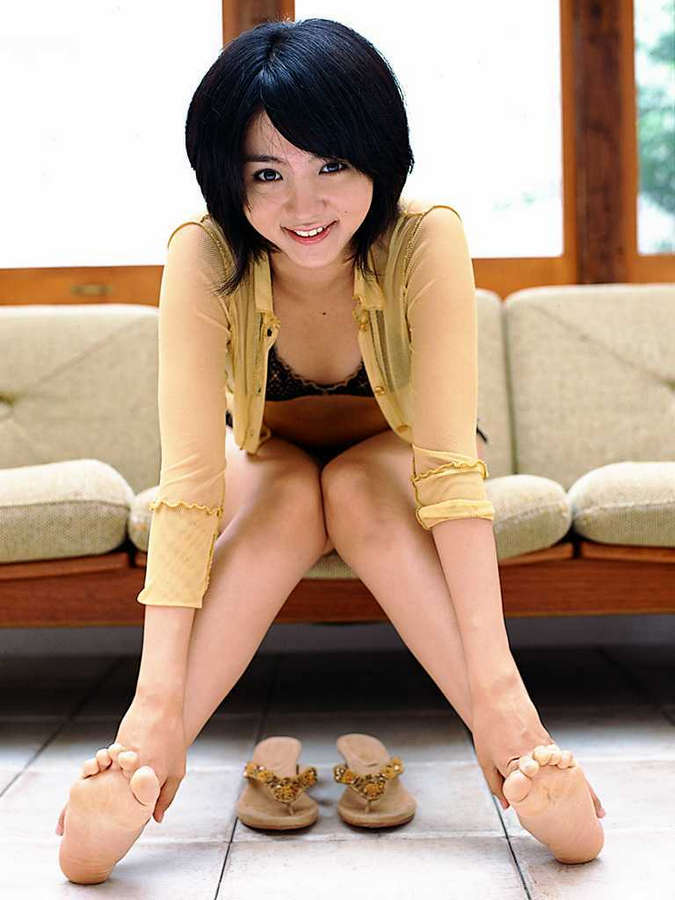Hikari Mitsushima Feet