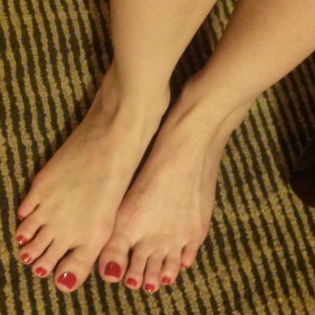 Riley Reynolds Feet