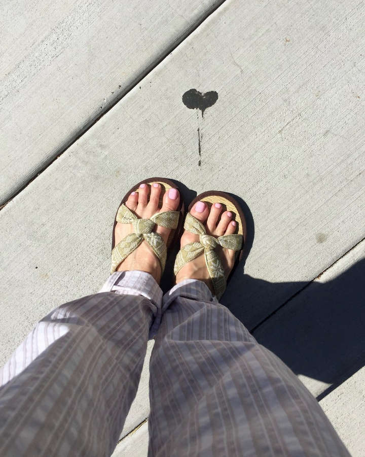 Janet Gunn Feet