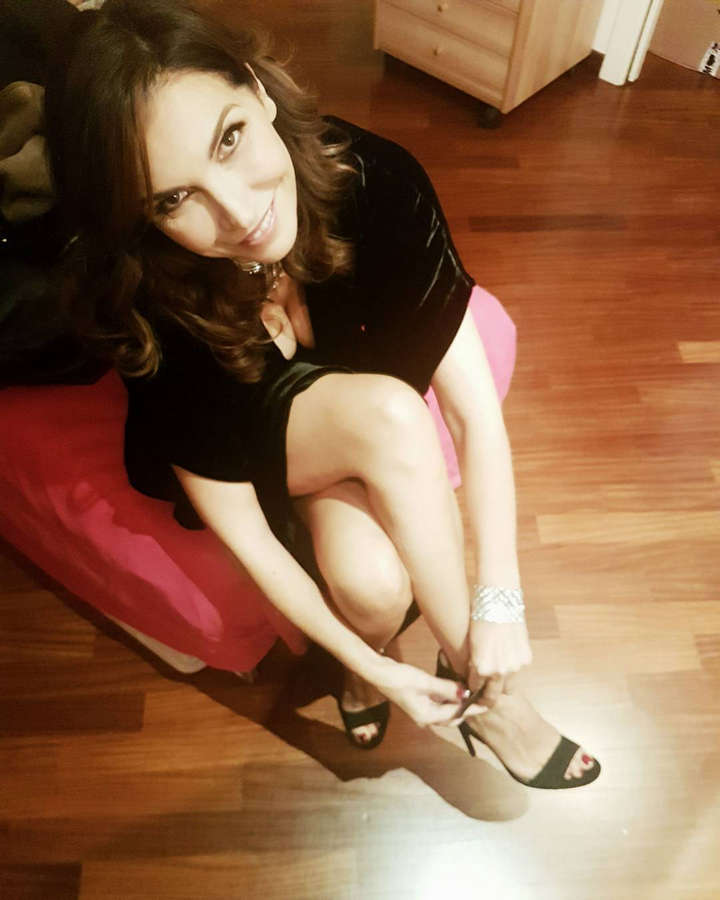 Maria Pia Calzone Feet