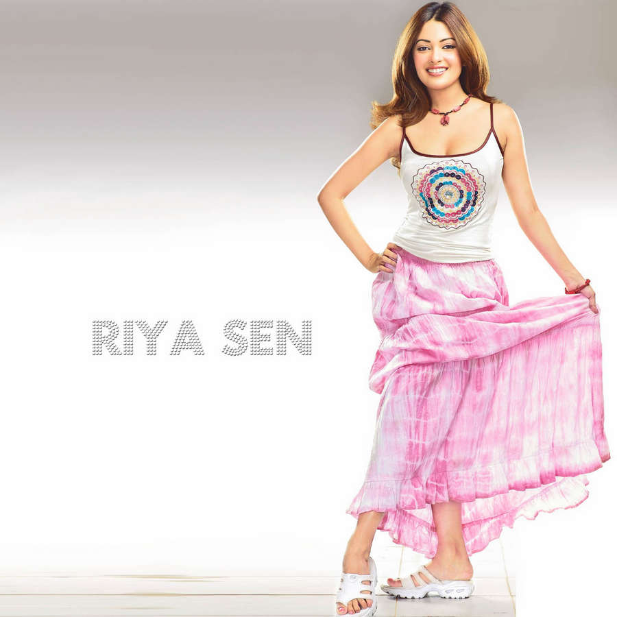 Riya Sen Feet