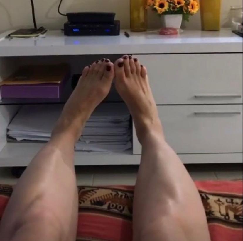 Mariana Santos Feet