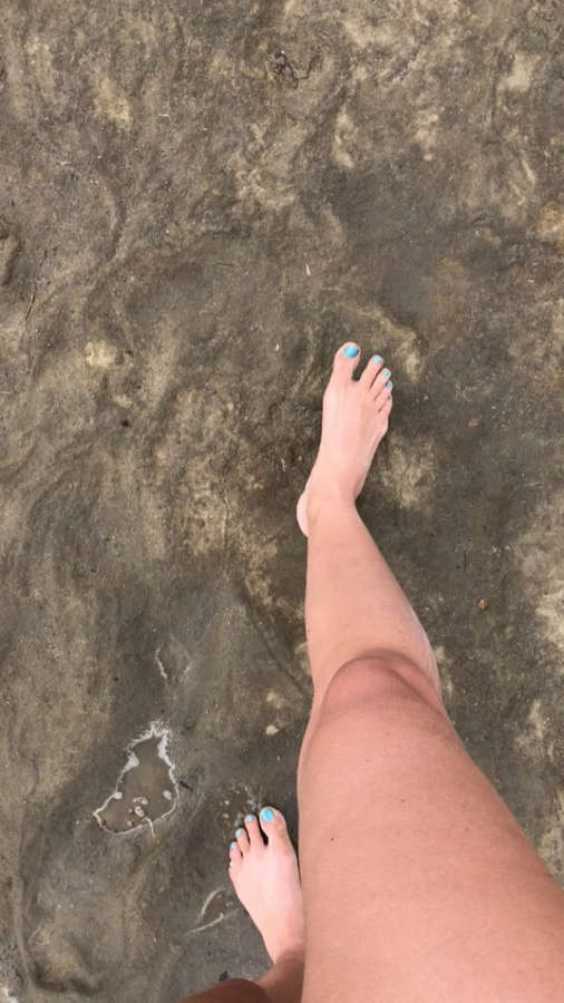 Samantha Skye Feet