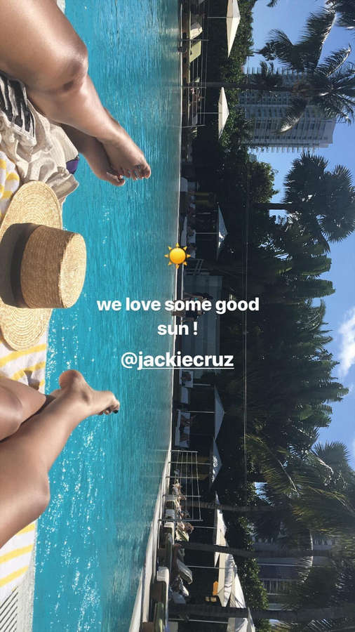 Jackie Cruz Feet