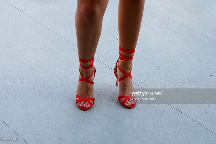 Stefanie Giesinger Feet