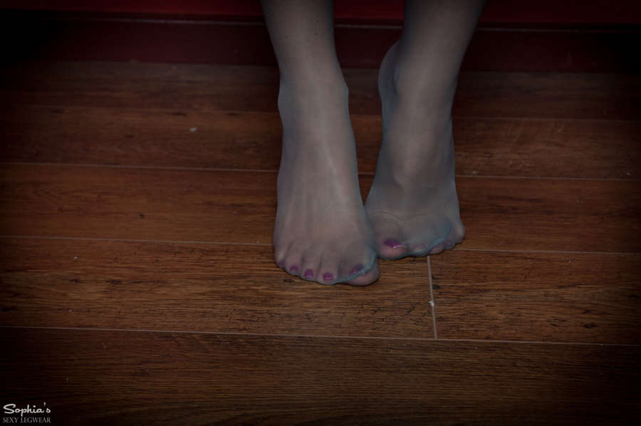 Sophia Smith Feet