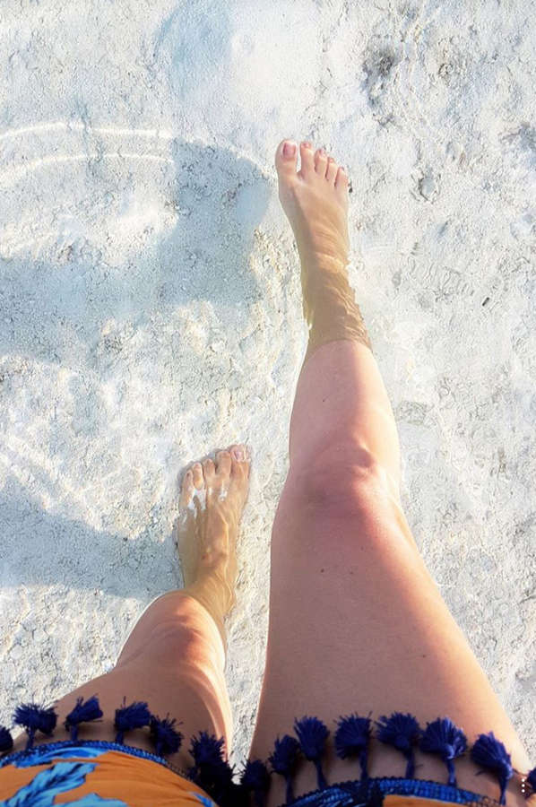 Claudia Alvarez Feet
