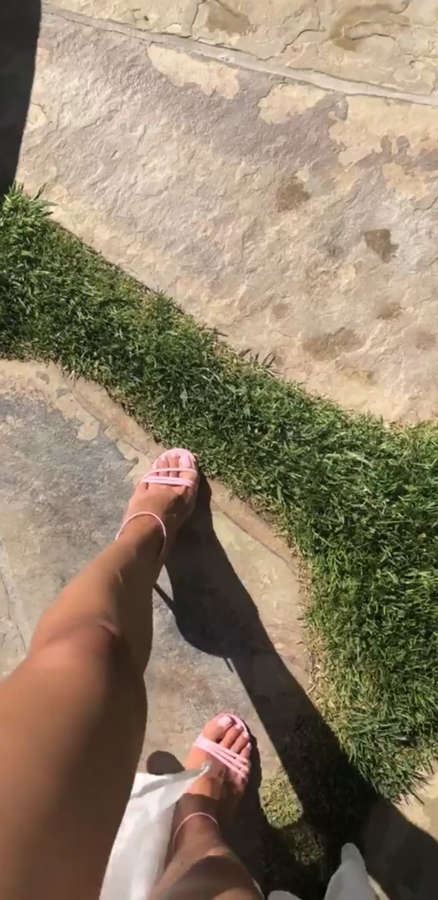 Leyla Milani Feet