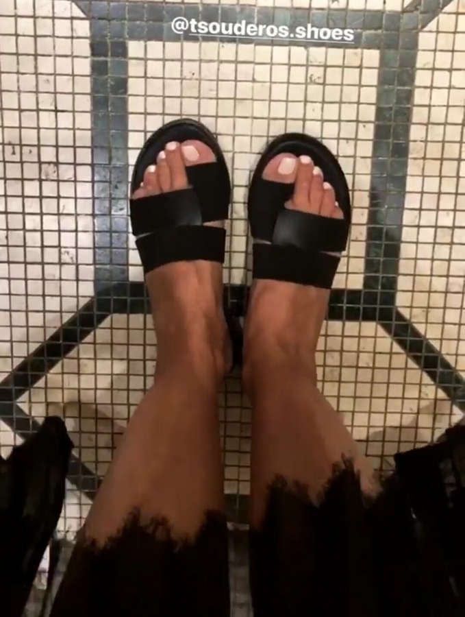 Ramona Vlanti Feet