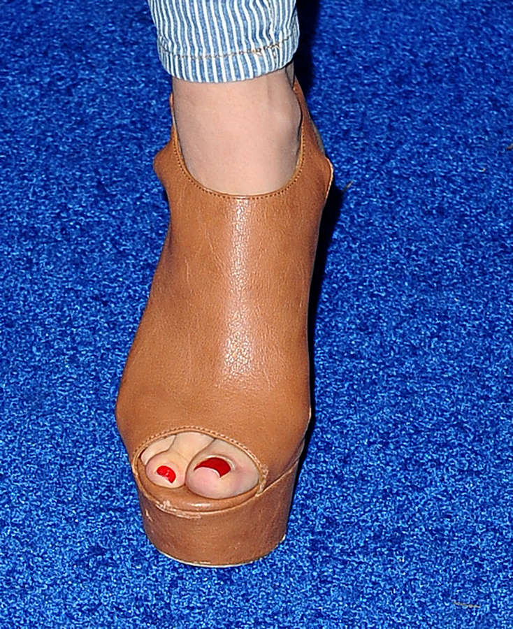 Kelli Berglund Feet