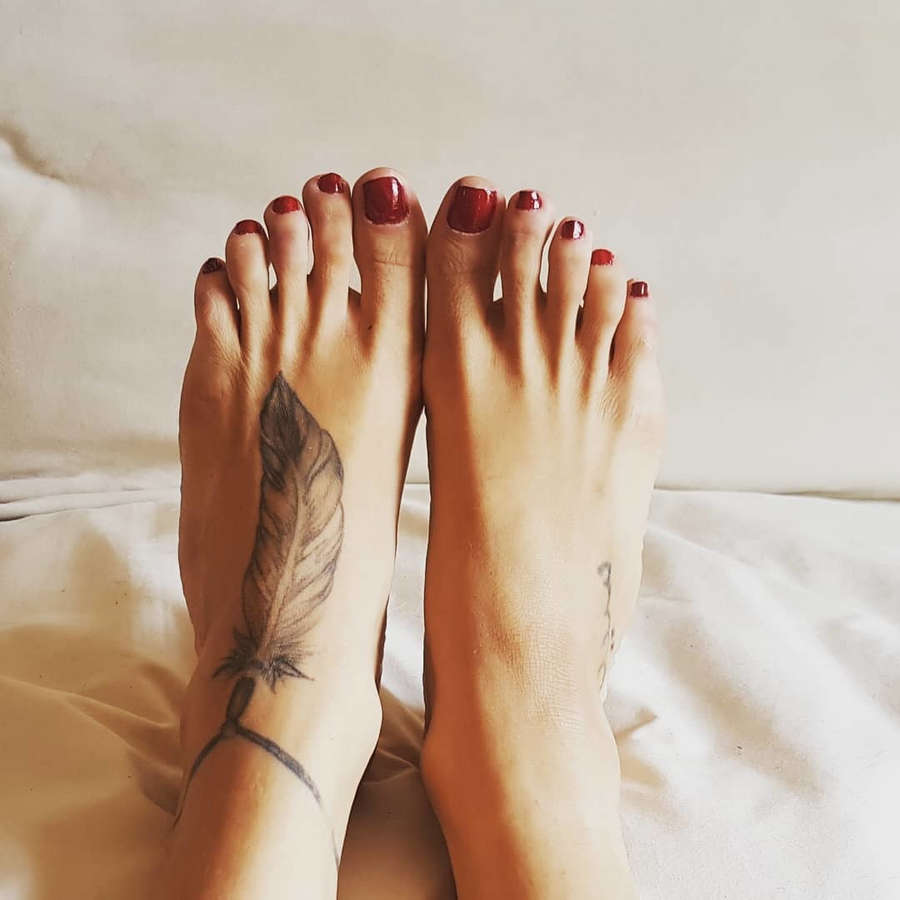 Ursula Vargues Feet