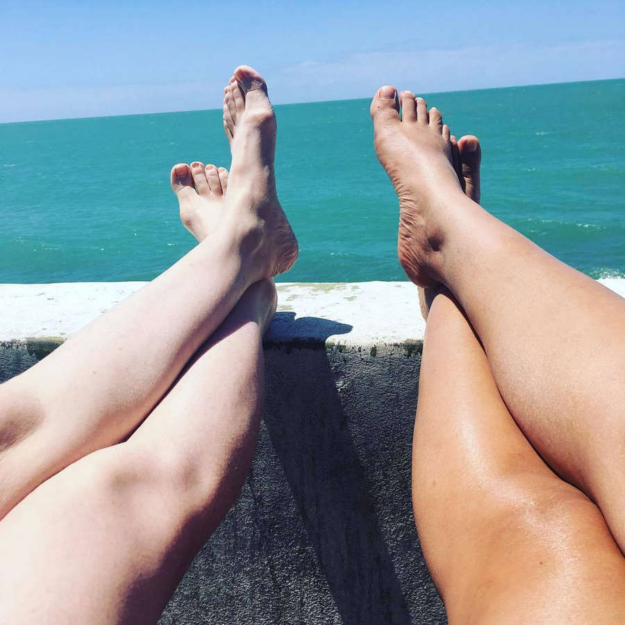 Giovanna Zacarias Feet