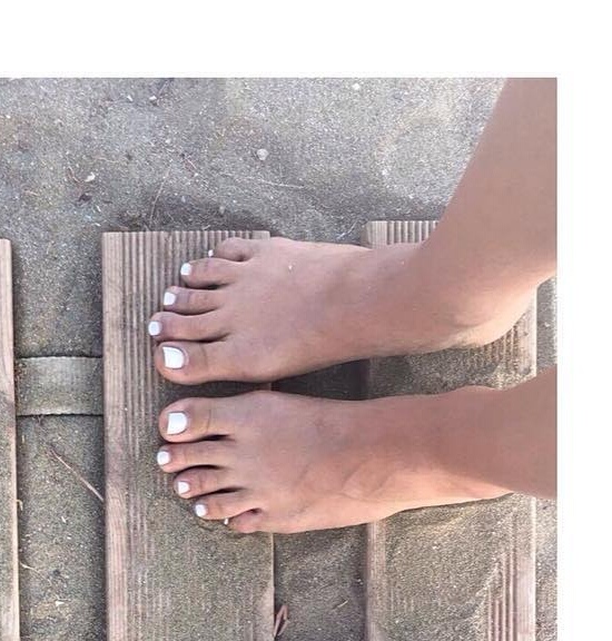 Alexandra Tavoulari Feet