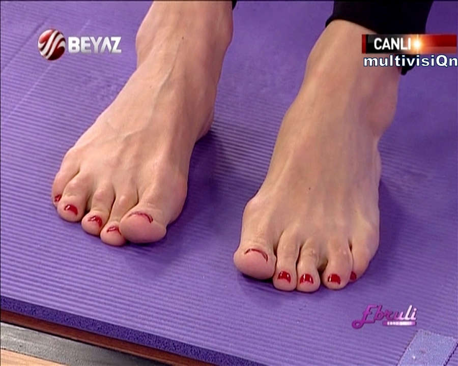 Ebru Salli Feet