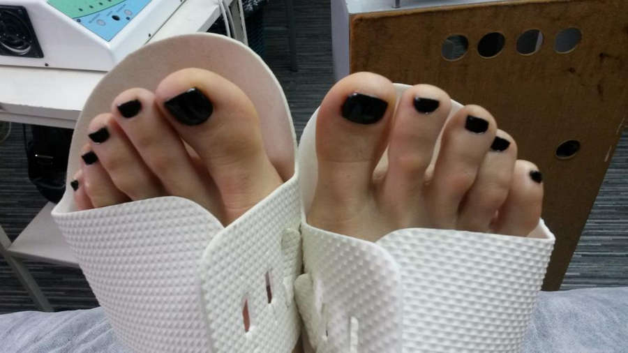 Mariana Brey Feet