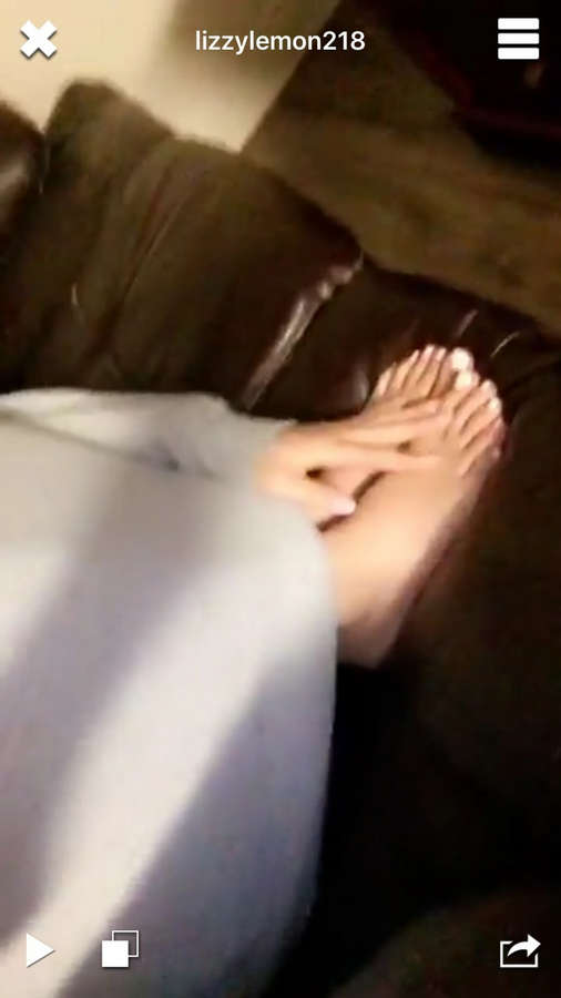 Liz Mace Feet