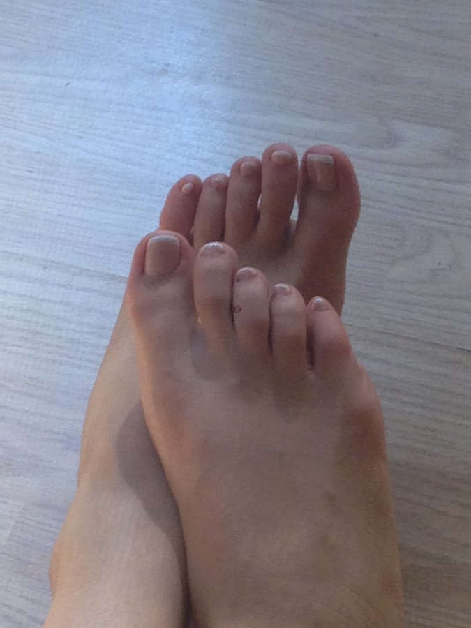 Natalia Duran Feet