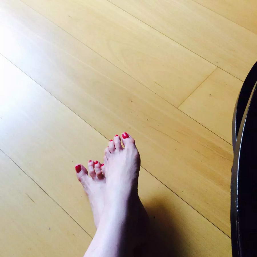Elisa Beni Feet
