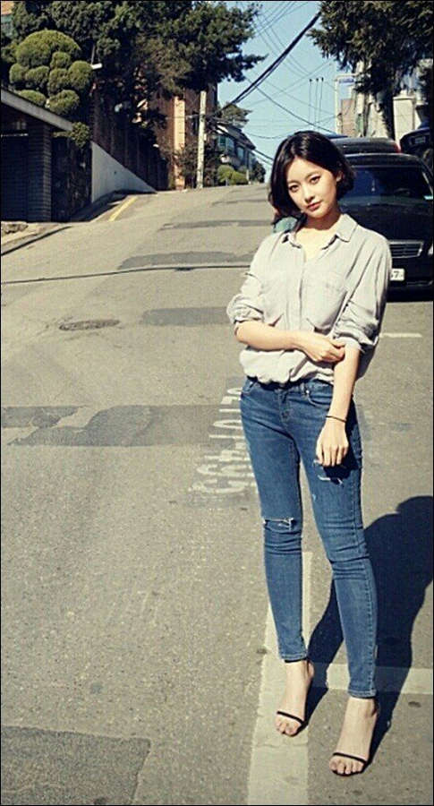 Yeon Seo Oh Feet