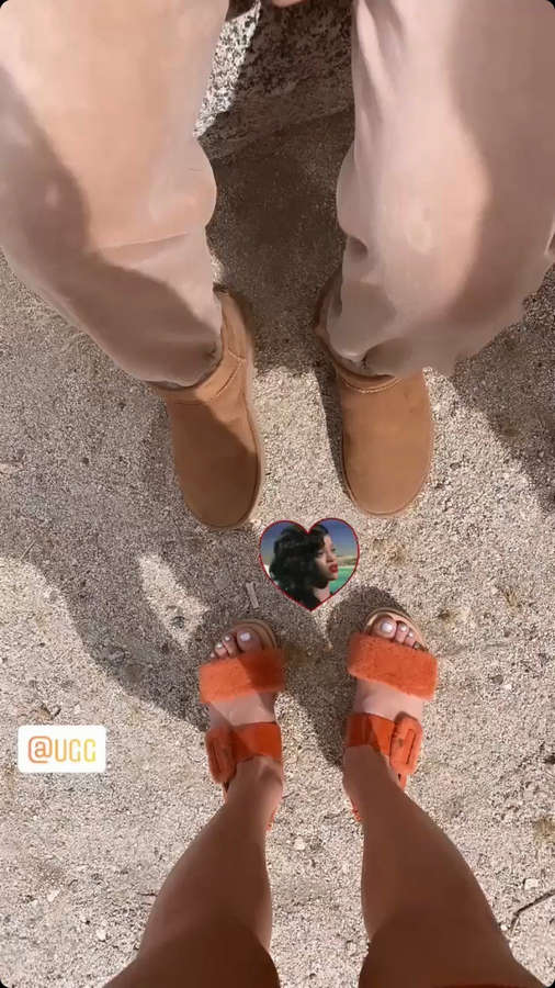 Billie Lourd Feet