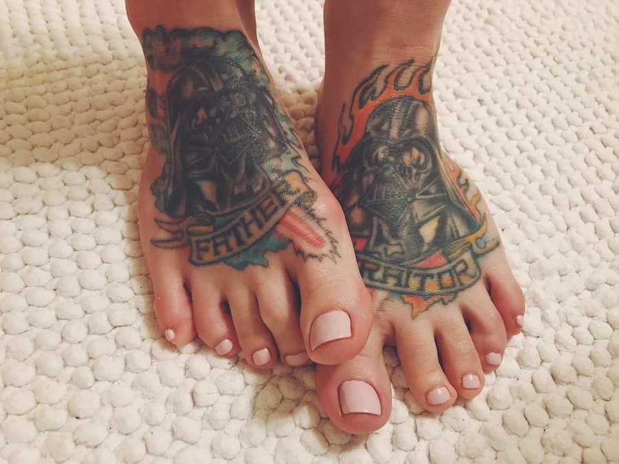 Holly Jee Feet