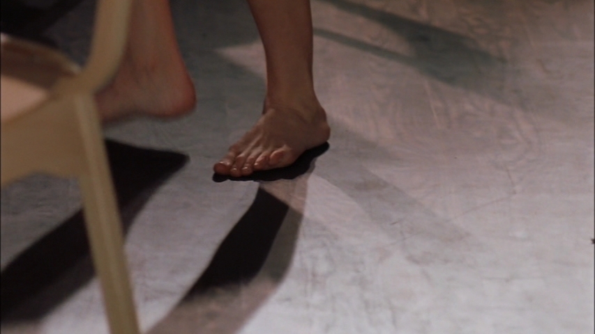 Julia Stiles Feet